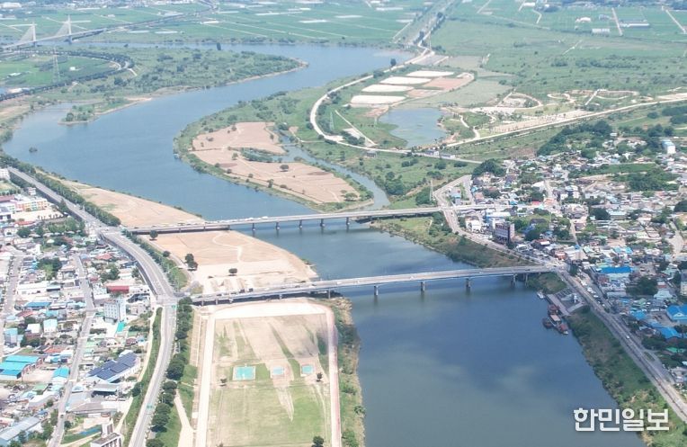 나주시가 영산대교 재가설을 위한 실시설계비로 국비 10억 원을 확보했다. 사진은 영산대교 모습.