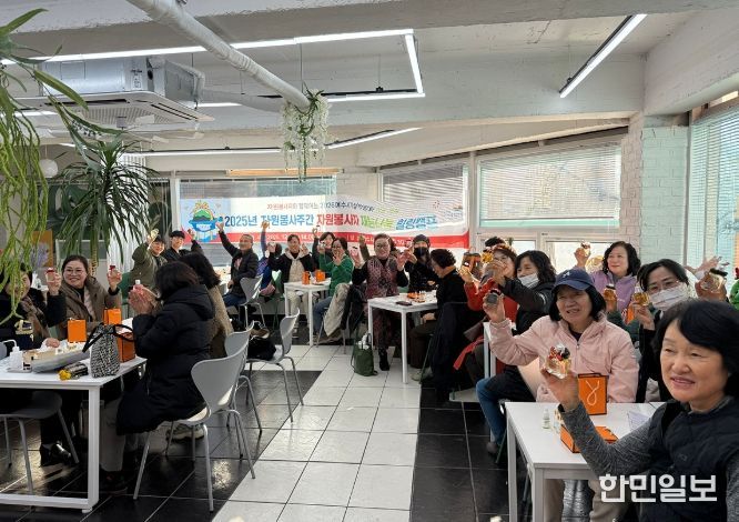 여수시는 지난 8일 연간 100시간 이상 활동한 우수 자원봉사자 50명을 대상으로 ‘2025 자원봉사주간 힐링캠프’ 프로그램을 운영했다.