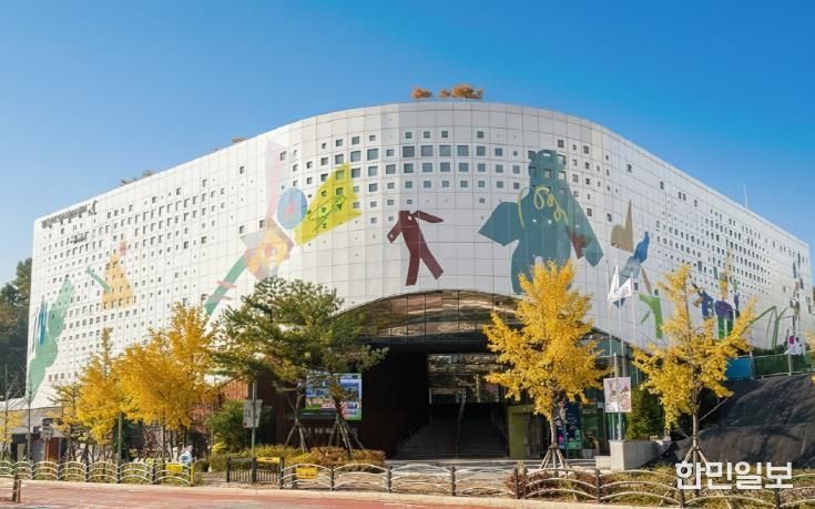 화성시어린이문화센터 전경(미디어 파사드)