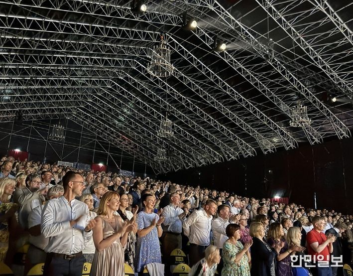 사아레마 오페라페스티벌 진출