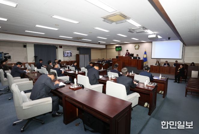 상주시의회 1조 3,020억 원 규모 2026년도 상주시 예산안 의