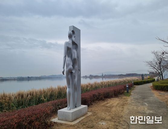 김영원 작가 “그림자의 그림자” 설치