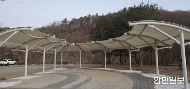 청주시, 오창 미래지테마공원 캠핑장 그늘막 설치 완료