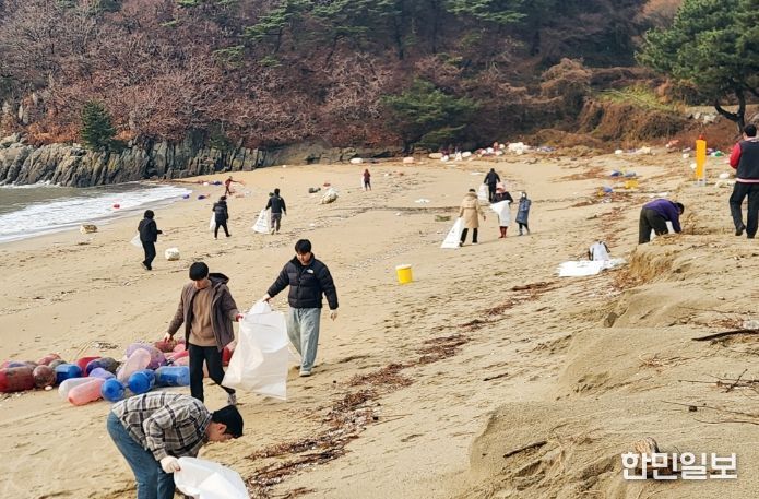 덕적면 떼뿌루해변 환경정화 활동
