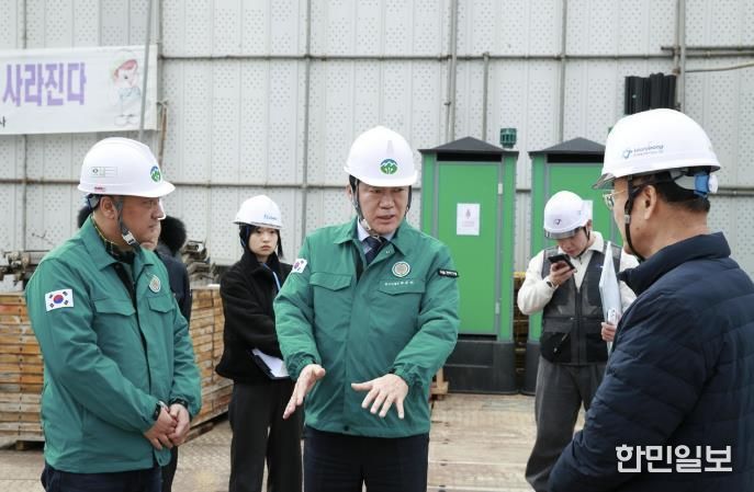지난 2월 해빙기 대비 건축공사장 안전점검에 나선 박준희 관악구청장
