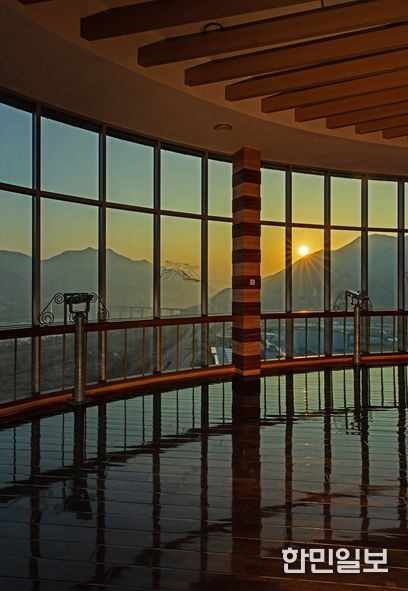 유니온타워 전망대 일출 모습