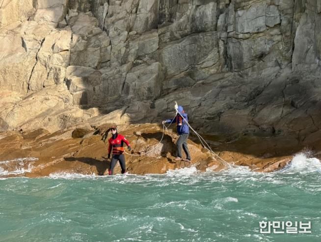 완도해경, 청산도 갯바위 고립자 무사 구조