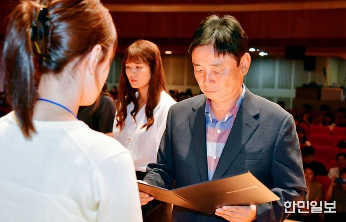 지난해 열린 군인재육성재단의 장학증서 수여식