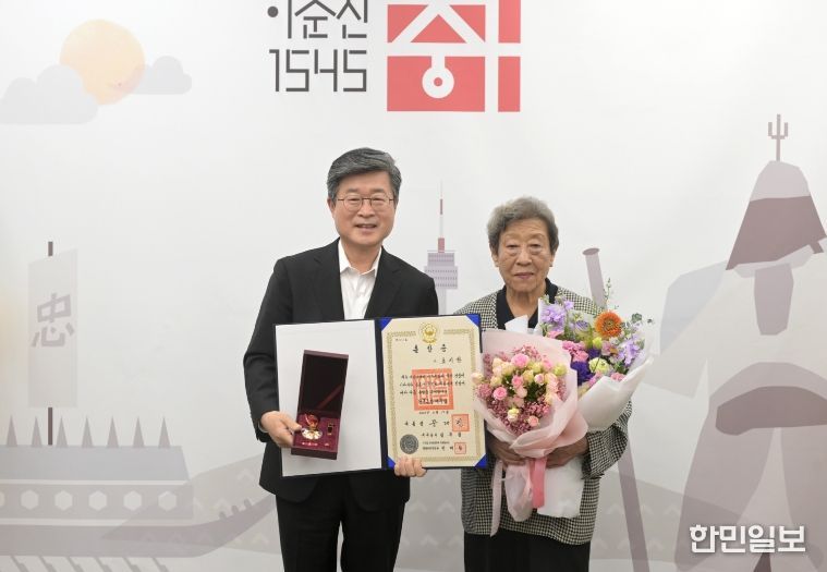 지난 12월 29일 호 지사의 딸 호재숙 씨에게 훈장 전수