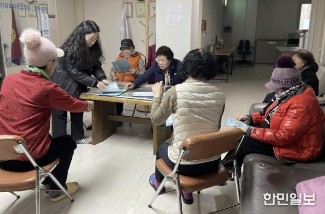 수원시 장안구 연무동, 경로당 어르신 대상 ‘새빛돌봄패키지’ 홍보