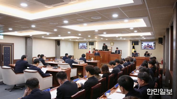 제381회 임시회 1차 본회의 사진.