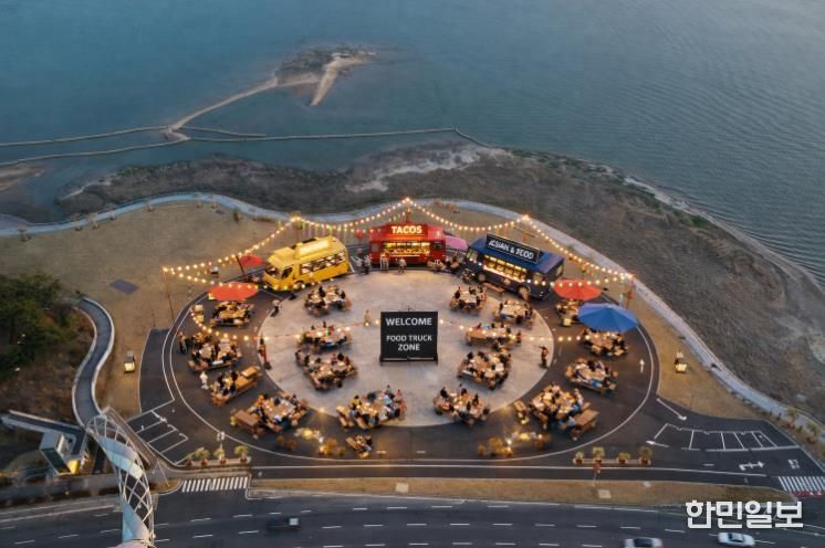 광양시 삼화섬 해비치로 광장 달빛365 플리마켓 운영자 모집 관광과(AI로 제작한 푸드트럭 운영 이미지)
