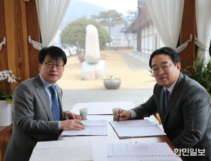 황 군수, 임 의원 면담