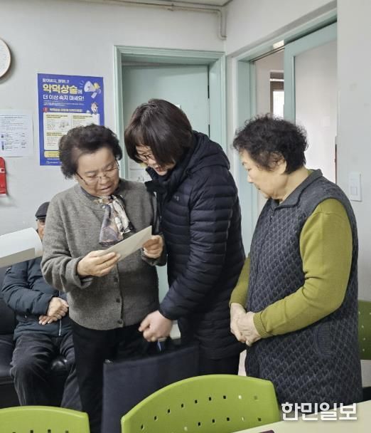 수원시 팔달구 우만2동, 설 명절 맞아 경로당 찾아 따뜻한 인사 건네