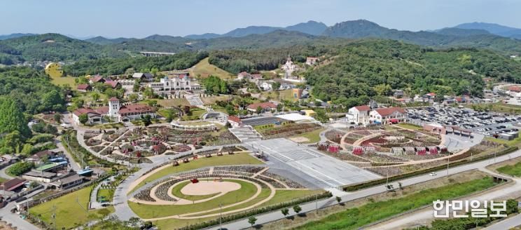 치즈와 함께하는 첫 번째 임실N장미축제 5월 개최5(임실치즈테마파크 장미원 전경).