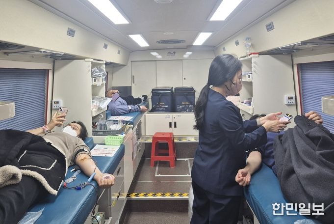 나주시가 지난 13일 시청 직원과 시민들을 대상으로 단체 헌혈 행사를 진행했다.