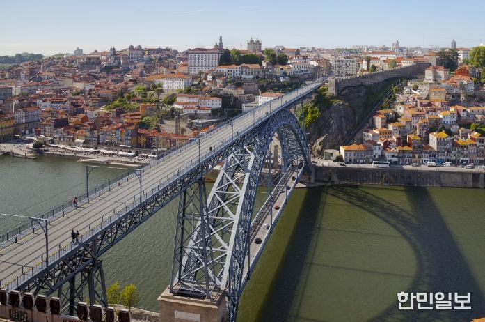 포르투 도심 연결 루이스1세 다리