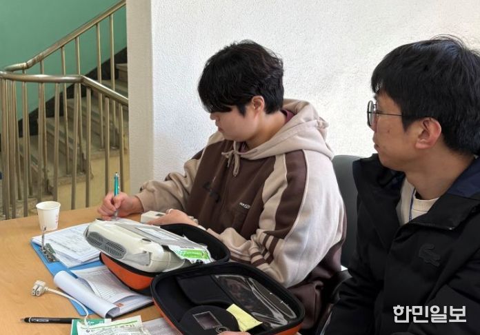 어선 자동심장충격기 점검