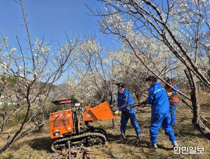 도서지역 취약농가 대상 영농부산물 파쇄 지원