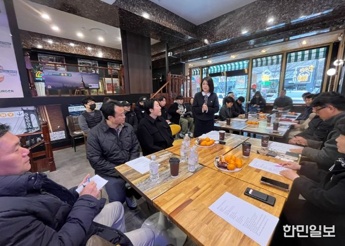 김민숙 의원, 신원동 골목형상점가 신설 기념 주민 간담회 개최
