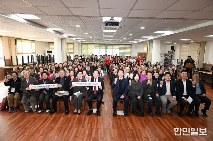 ‘배움에는 늦음이 없다’…평창군, 성인 문해교실 합동 입학 및 개강식 개최