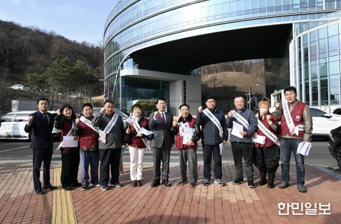 민족통일 구리시협의회, 삼일절 맞아 태극기 바로 알기 캠페인 나서