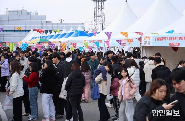 완주문화재단 딸기 디저트 총집합… 3월 6일 완주삼례딸기대축제 개막