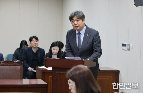 조례안 제안설명 중인 박원종 전남도의원