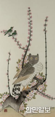 광양시 제25회 광양매화축제서 엄재권 화백 민화 특별전 개최 관광과(부엉이와 매화).