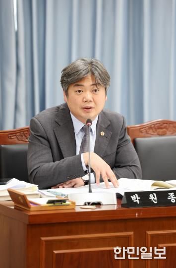 업무보고 중인 박원종 전남도의원