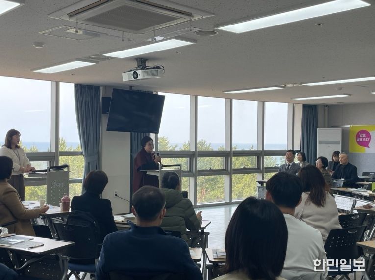 강릉시민 작가양성 프로그램 2기 개강