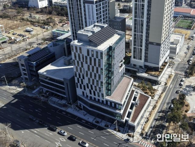 '피지컬 AI 확산센터’가 들어서는 경기시흥 AI 혁신센터(정왕어울림센터) 외관