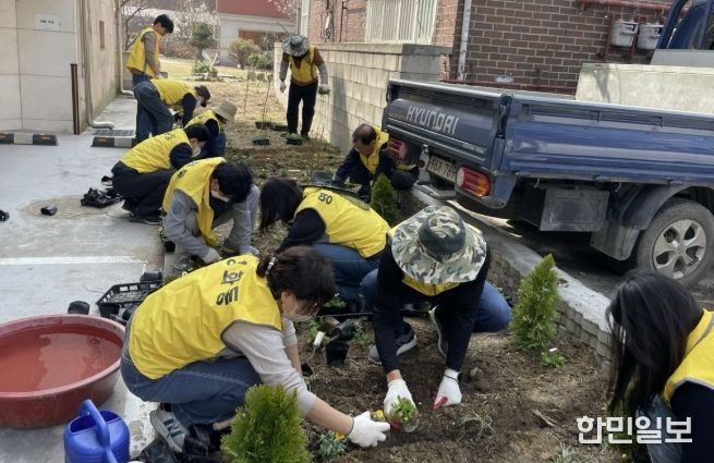 수원시 장안구 새마을지도자영화동협의회, ‘별무리 손바닥 정원’봄맞이 새 단장
