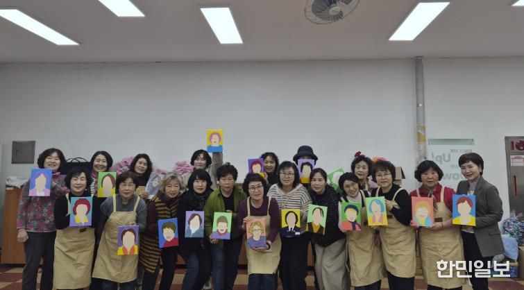 영주시자원봉사센터는 지난 30일 센터 2층 회의실에서 우수 자원봉사자 대상 힐링 문화체험을 운영했다