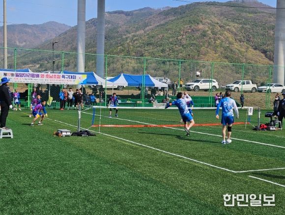 제17회 밀양아리랑배 영·호남초청 족구대회 경기 모습