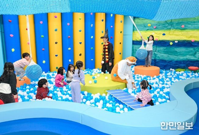 공공형 실내놀이터 “와글와글”개관