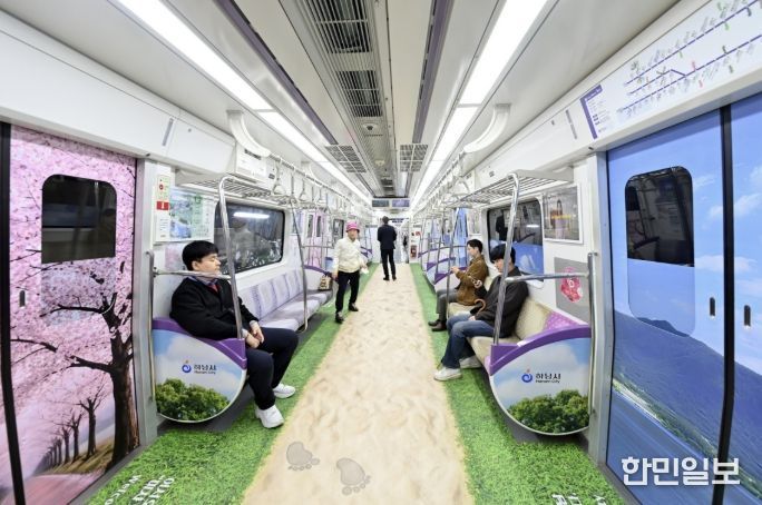 발밑엔 한강모랫길, 머리 위엔 벚꽃비… 일상을 파고든 하남의 봄 ‘눈길’