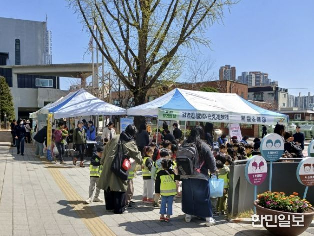 시흥시보건소, 제54회 보건의 날 기념 '건강 한마당 홍보관' 성료