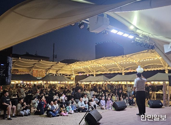 군위전통시장 야시장 성료, 활성화 추진