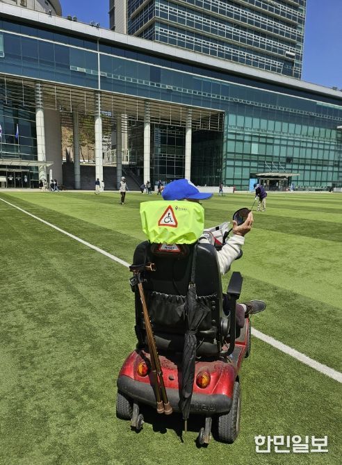 용인특례시가 취약계층의 전동보장구 안전용품 지원사업을 시행한다