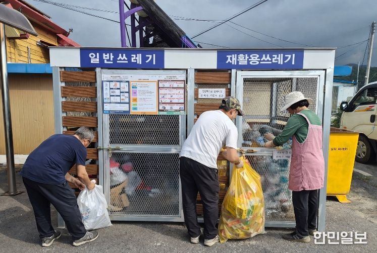 (기획보도)0415 “시민 불편은 덜고 청결은 더하고”... 정읍시, 일상을 바꾸는 청소행정 ‘호평’(간이수거함)