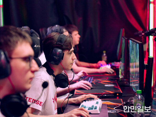 Phygital athletes competing against each other on the digital side of phygital