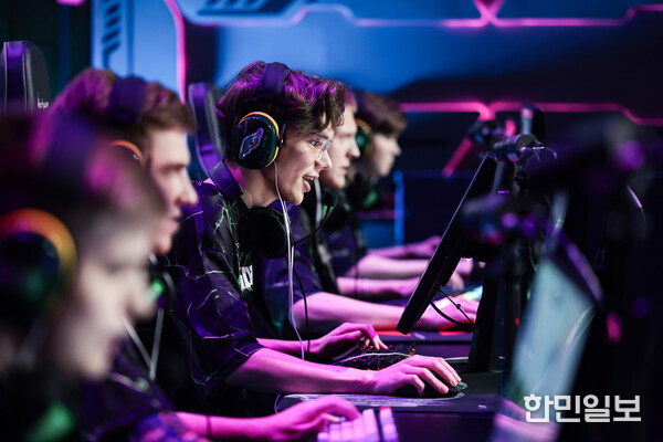 Phygital athletes competing against each other on the digital side of phygital